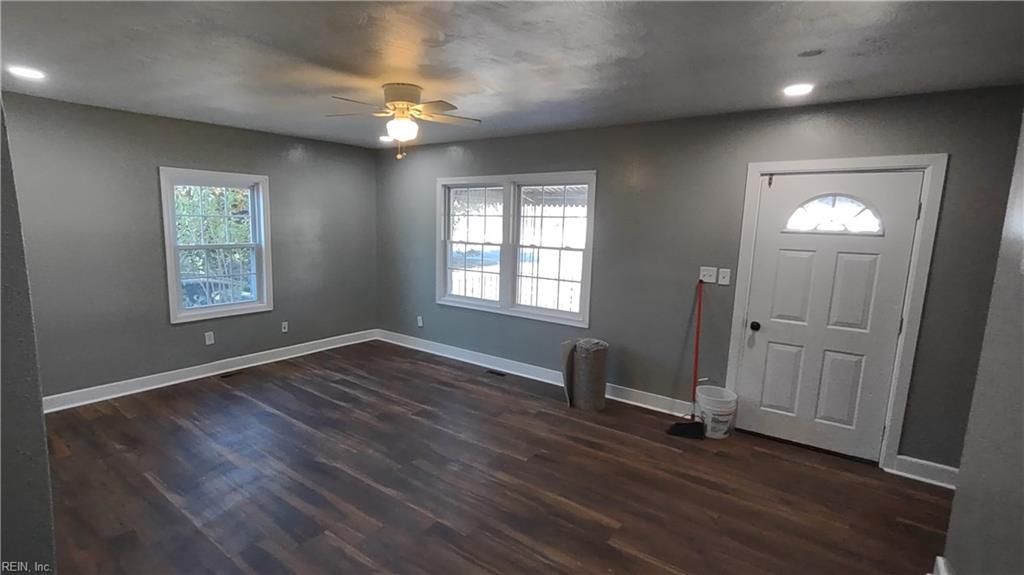 Photo of 5949 Jefferson Avenue, Newport News, VA 23605 (MLS # 10614102)