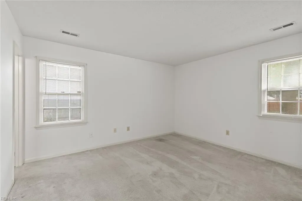 Hampton, Virginia 23666, United States, 3 Bedrooms Bedrooms, ,2 BathroomsBathrooms,Residential,Active,155758