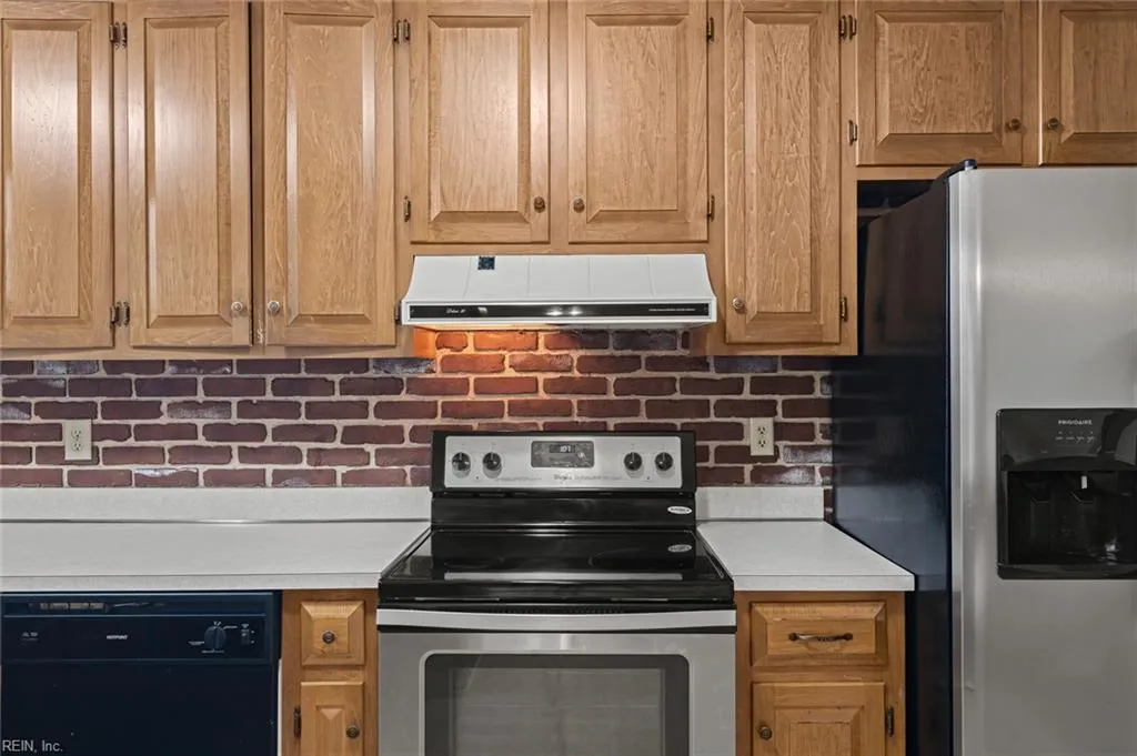 Hampton, Virginia 23666, United States, 3 Bedrooms Bedrooms, ,2 BathroomsBathrooms,Residential,Active,155758