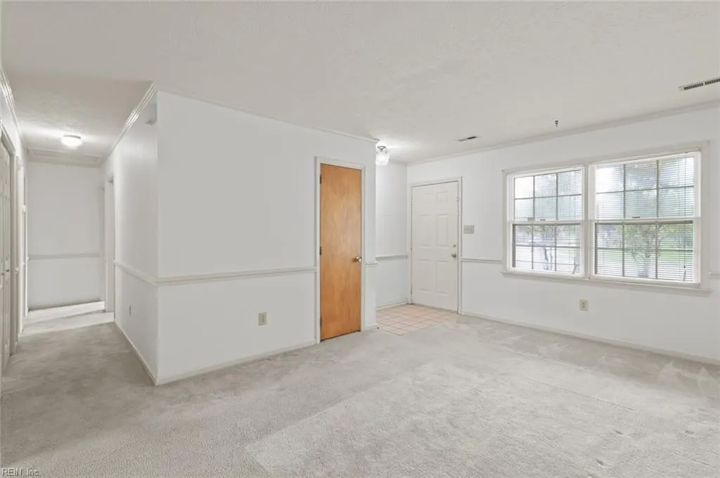 Hampton, Virginia 23666, United States, 3 Bedrooms Bedrooms, ,2 BathroomsBathrooms,Residential,Active,155758