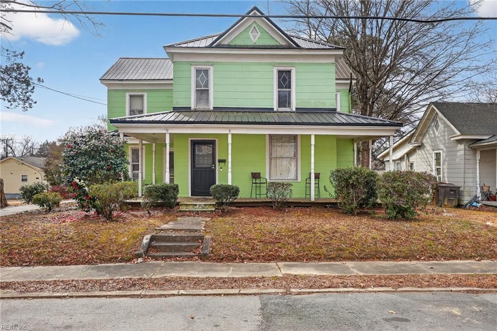Photo of 412 Park Avenue Avenue, Emporia, VA 23847 (MLS # 10617120)