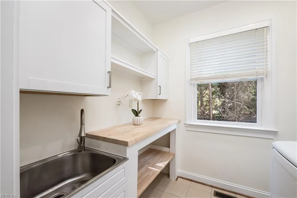 Virginia Beach, Virginia 23451, United States, 5 Bedrooms Bedrooms, ,4 BathroomsBathrooms,Residential,Active,99767