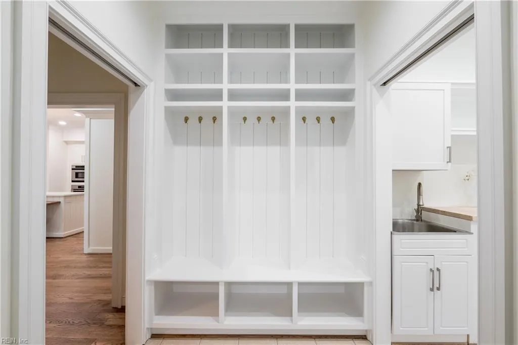 Virginia Beach, Virginia 23451, United States, 5 Bedrooms Bedrooms, ,4 BathroomsBathrooms,Residential,Active,99767