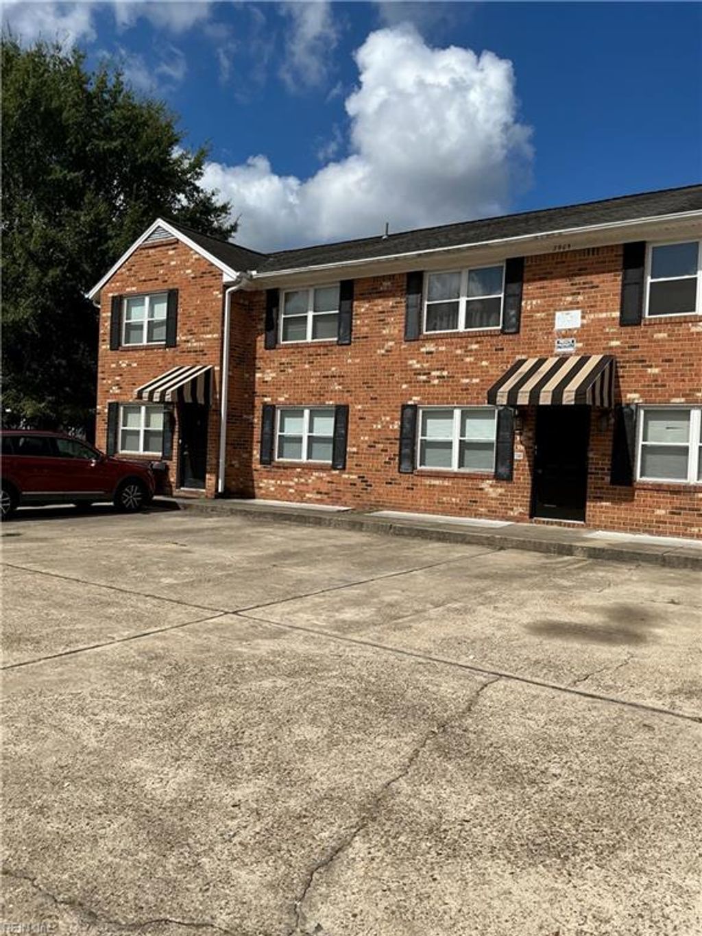 Photo of 2905 Llewellyn Avenue #3, Norfolk, VA 23504 (MLS # 10626356)