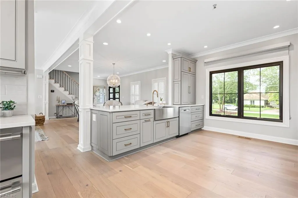 Virginia Beach, Virginia 23454, United States, 6 Bedrooms Bedrooms, ,6 BathroomsBathrooms,Residential,Active,174182