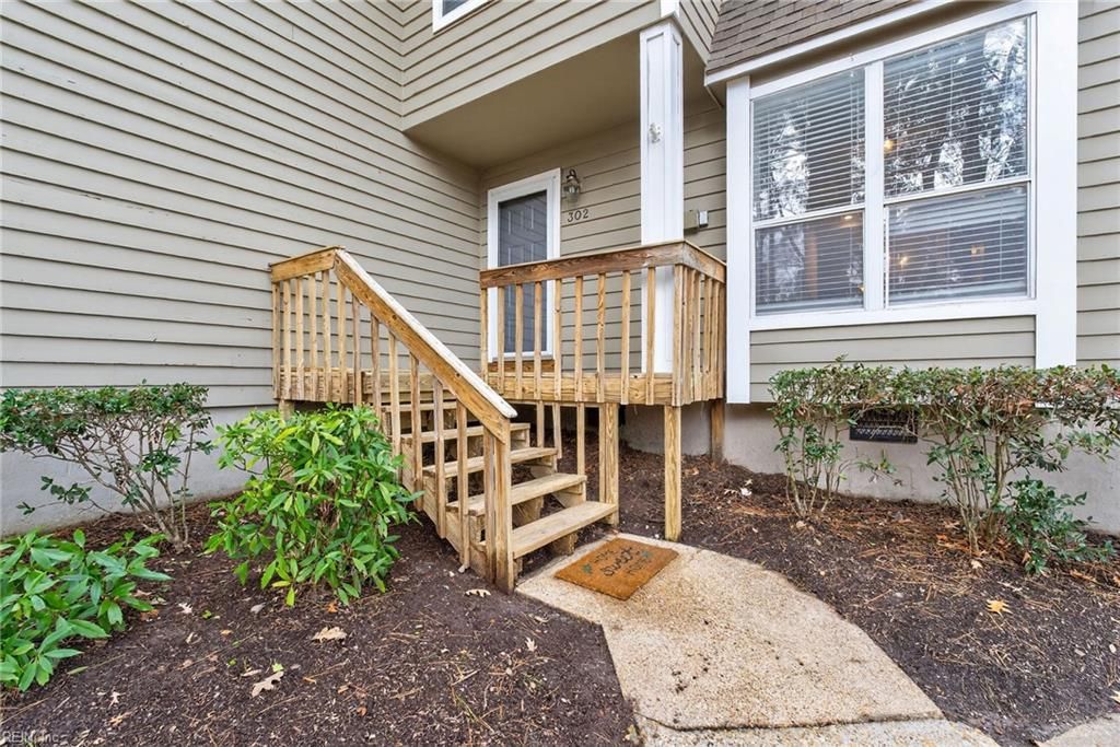 Photo of 302 Windship Cove, Virginia Beach, VA 23454 (MLS # 10619181)