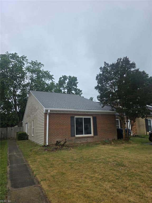 Photo of 1211 Haig Circle, Virginia Beach, VA 23453 (MLS # 10640584)