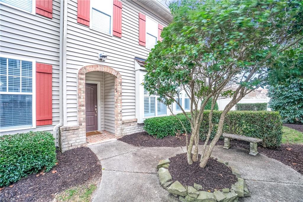 5533 Frog Pond LN