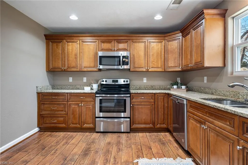 Virginia Beach, Virginia 23464, United States, 4 Bedrooms Bedrooms, ,3 BathroomsBathrooms,Residential,Pending,106859