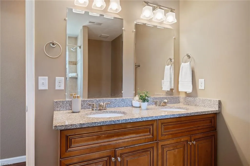 Virginia Beach, Virginia 23464, United States, 4 Bedrooms Bedrooms, ,3 BathroomsBathrooms,Residential,Pending,106859