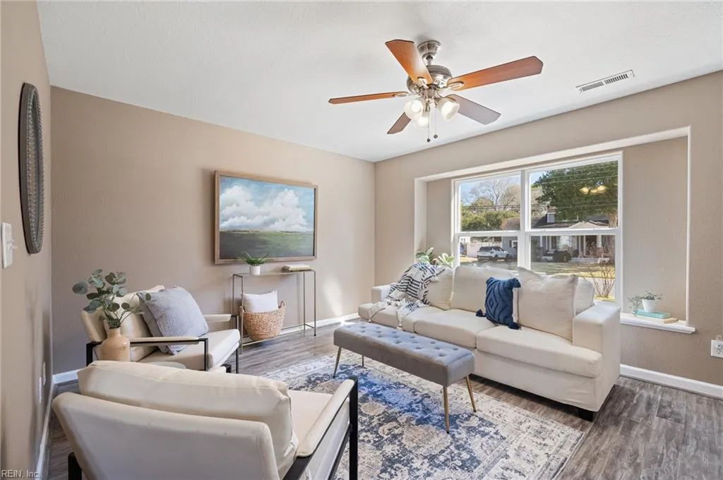 Virginia Beach, Virginia 23464, United States, 4 Bedrooms Bedrooms, ,3 BathroomsBathrooms,Residential,Pending,106859