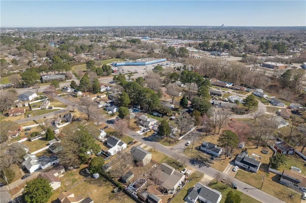 Virginia Beach, Virginia 23464, United States, 4 Bedrooms Bedrooms, ,3 BathroomsBathrooms,Residential,Pending,106859