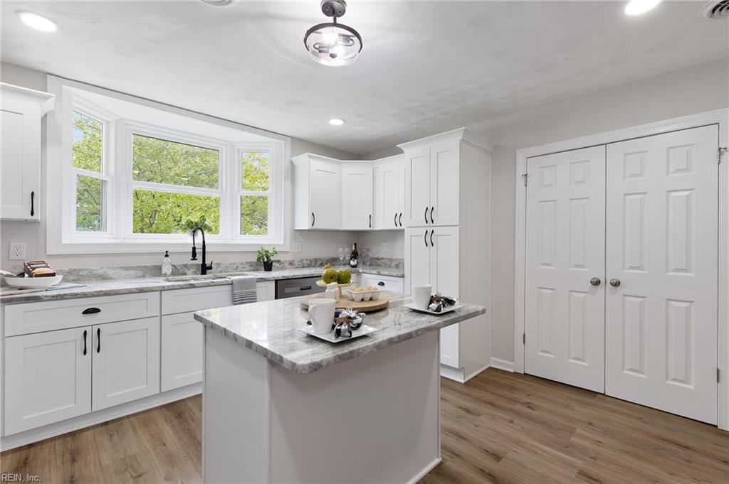 1403 Alfred LN