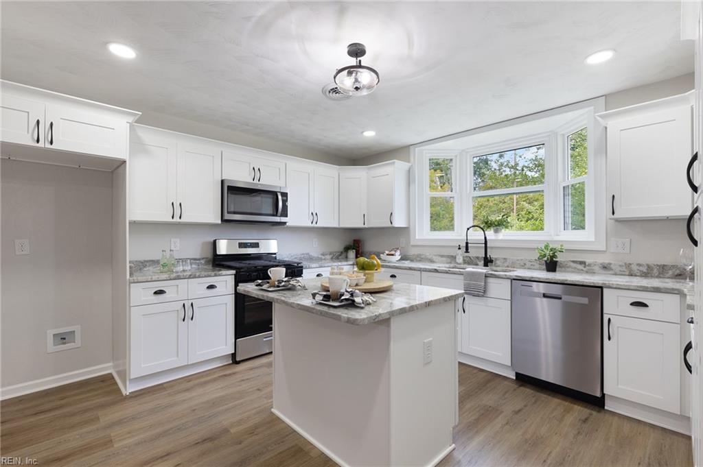 1403 Alfred LN