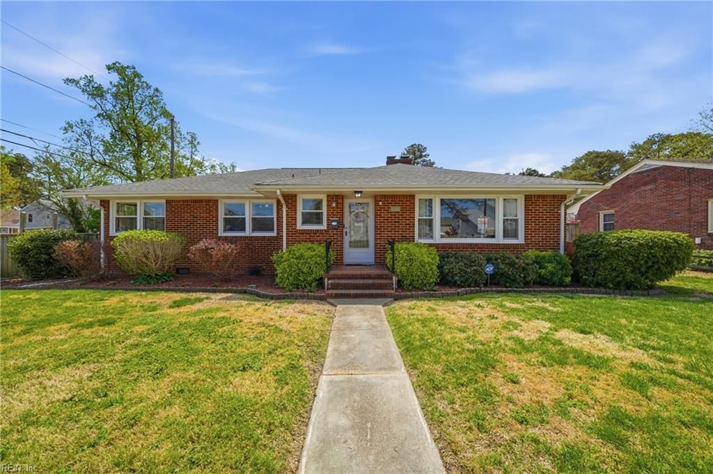Photo of 235 E Evans Street, Norfolk, VA 23503 (MLS # 10627551)
