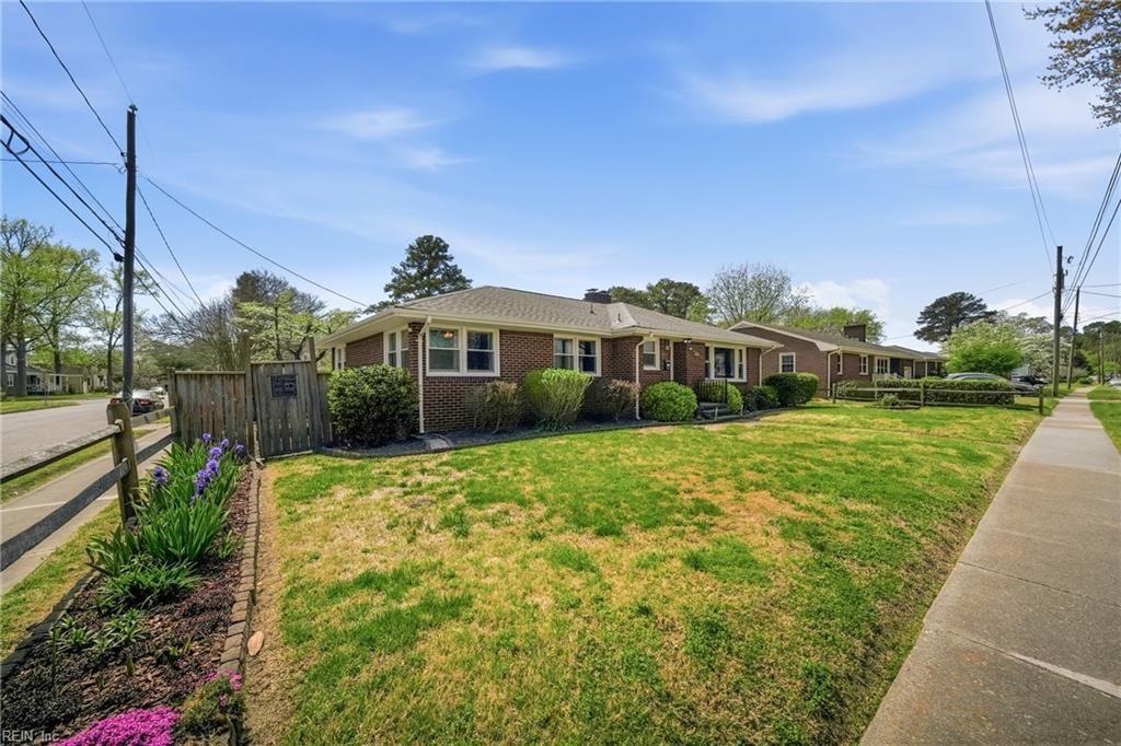 Photo of 235 E Evans Street, Norfolk, VA 23503 (MLS # 10627551)