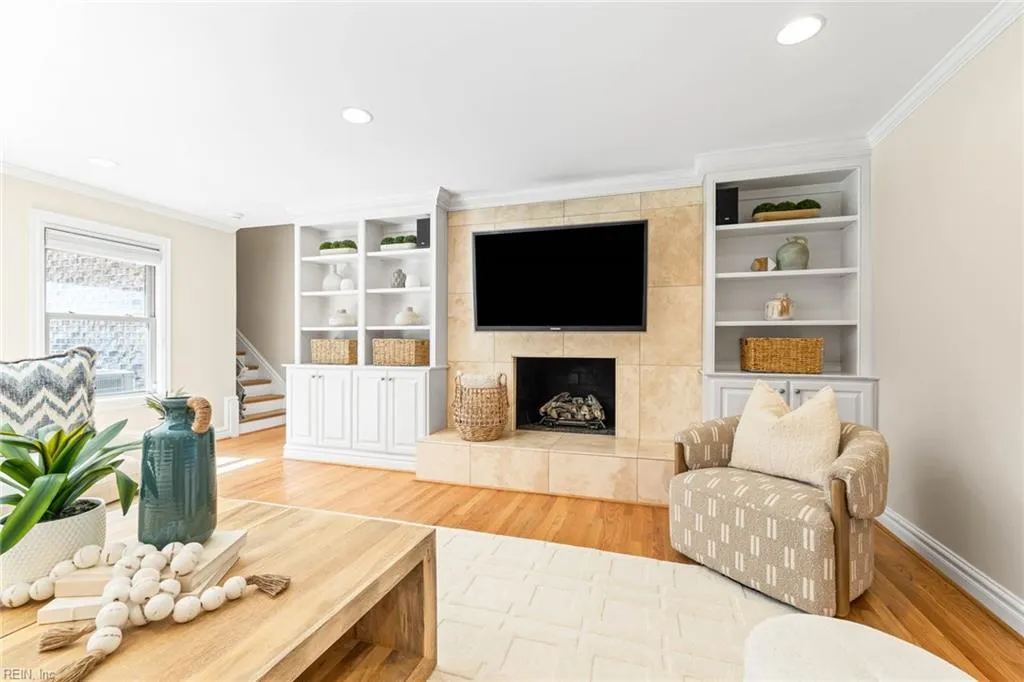 Virginia Beach, Virginia 23454, United States, 4 Bedrooms Bedrooms, ,5 BathroomsBathrooms,Residential,Active,135581