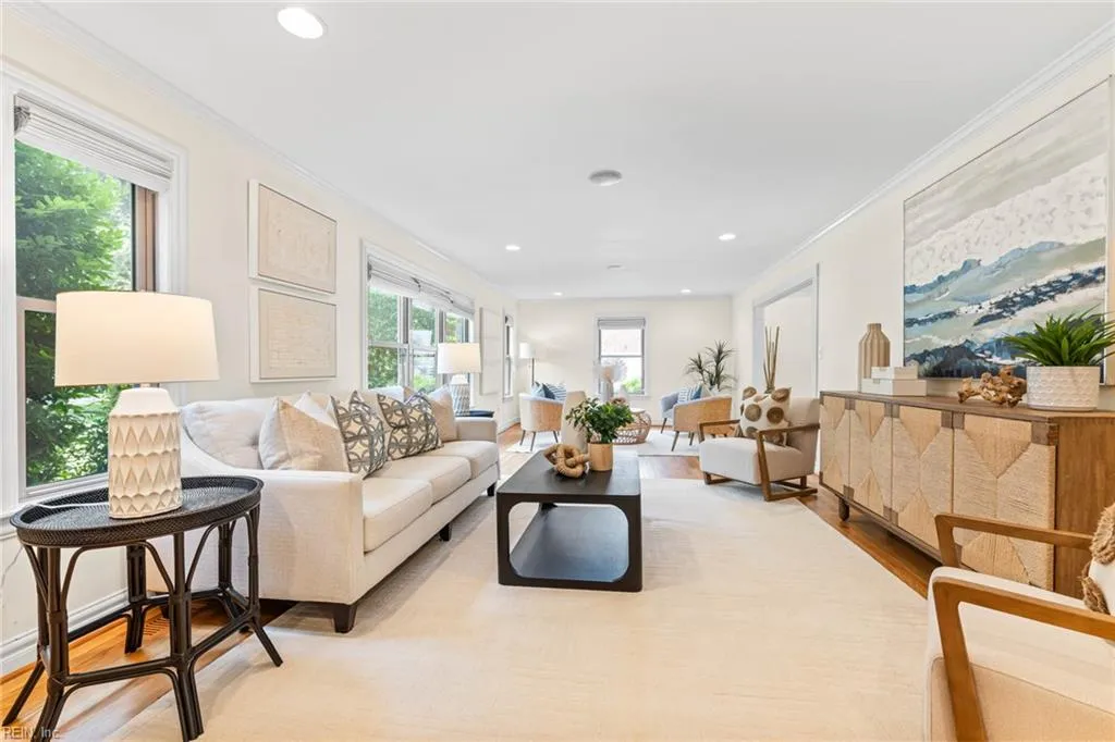 Virginia Beach, Virginia 23454, United States, 4 Bedrooms Bedrooms, ,5 BathroomsBathrooms,Residential,Active,135581