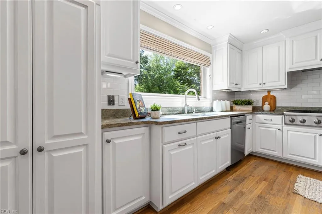 Virginia Beach, Virginia 23454, United States, 4 Bedrooms Bedrooms, ,5 BathroomsBathrooms,Residential,Active,135581