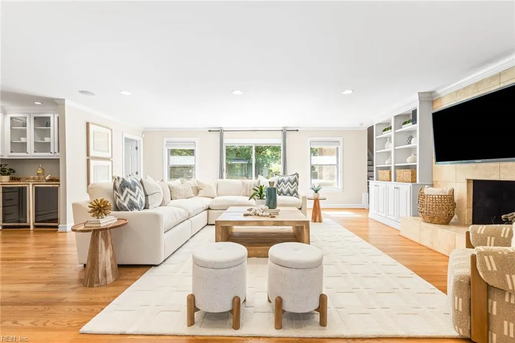 Virginia Beach, Virginia 23454, United States, 4 Bedrooms Bedrooms, ,5 BathroomsBathrooms,Residential,Active,135581