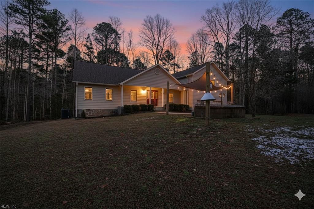 Photo of 7056 Hunters Pointe Drive, Gloucester, VA 23061 (MLS # 10617357)