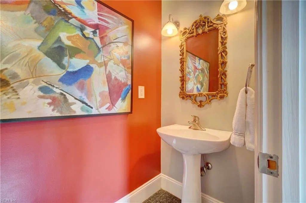 Norfolk, Virginia 23510, United States, 5 Bedrooms Bedrooms, ,5 BathroomsBathrooms,Residential,Pending,140828