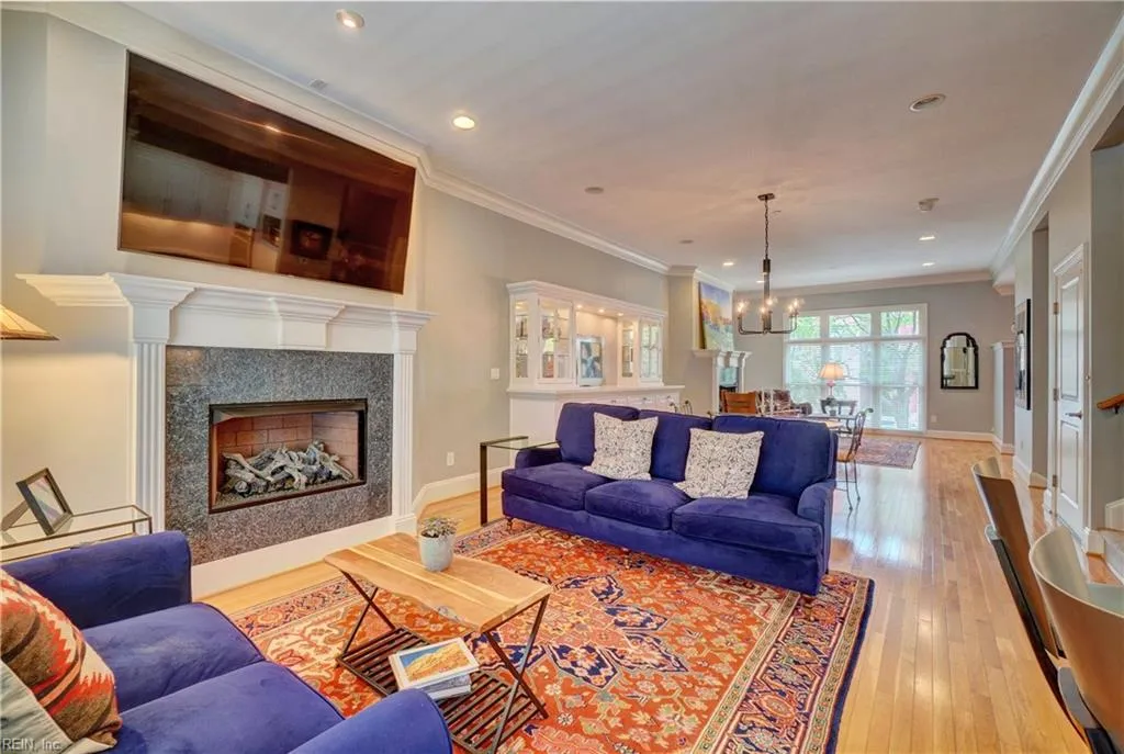 Norfolk, Virginia 23510, United States, 5 Bedrooms Bedrooms, ,5 BathroomsBathrooms,Residential,Pending,140828