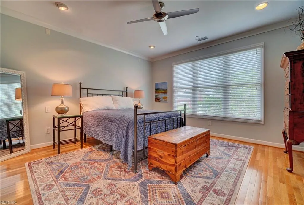 Norfolk, Virginia 23510, United States, 5 Bedrooms Bedrooms, ,5 BathroomsBathrooms,Residential,Pending,140828