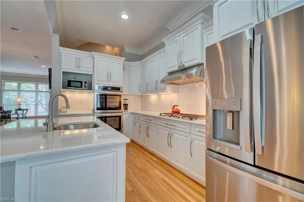 Norfolk, Virginia 23510, United States, 5 Bedrooms Bedrooms, ,5 BathroomsBathrooms,Residential,Pending,140828