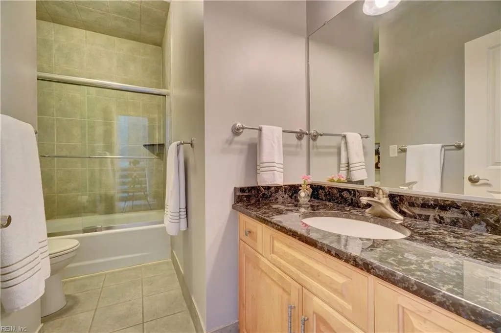 Norfolk, Virginia 23510, United States, 5 Bedrooms Bedrooms, ,5 BathroomsBathrooms,Residential,Pending,140828