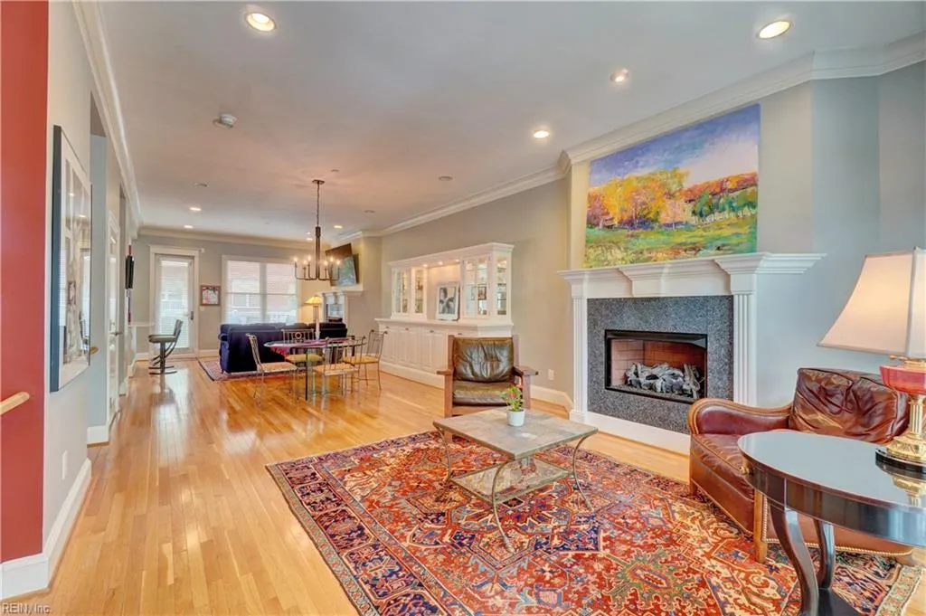 Norfolk, Virginia 23510, United States, 5 Bedrooms Bedrooms, ,5 BathroomsBathrooms,Residential,Pending,140828