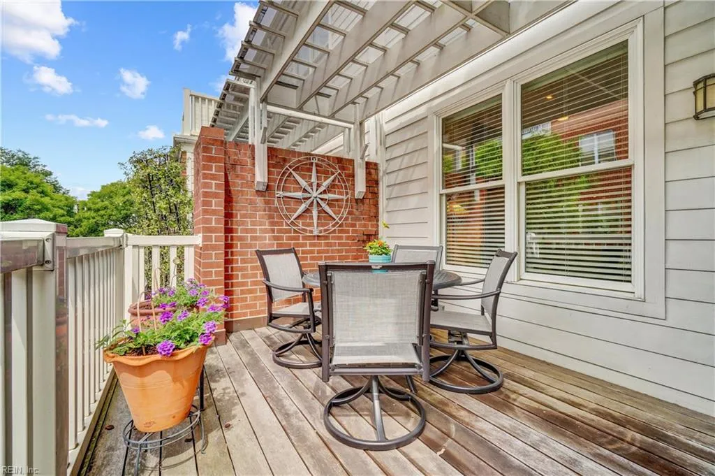 Norfolk, Virginia 23510, United States, 5 Bedrooms Bedrooms, ,5 BathroomsBathrooms,Residential,Pending,140828