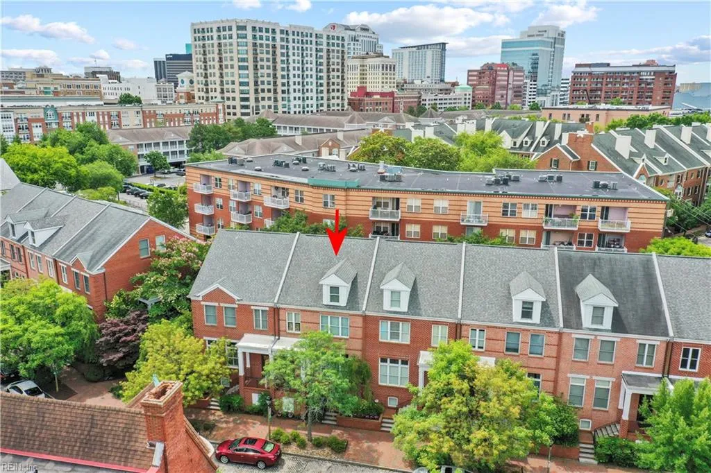 Norfolk, Virginia 23510, United States, 5 Bedrooms Bedrooms, ,5 BathroomsBathrooms,Residential,Pending,140828