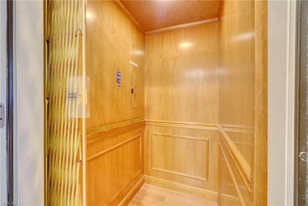 Norfolk, Virginia 23510, United States, 5 Bedrooms Bedrooms, ,5 BathroomsBathrooms,Residential,Pending,140828