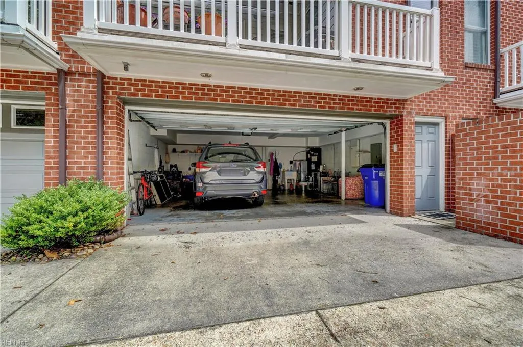 Norfolk, Virginia 23510, United States, 5 Bedrooms Bedrooms, ,5 BathroomsBathrooms,Residential,Pending,140828