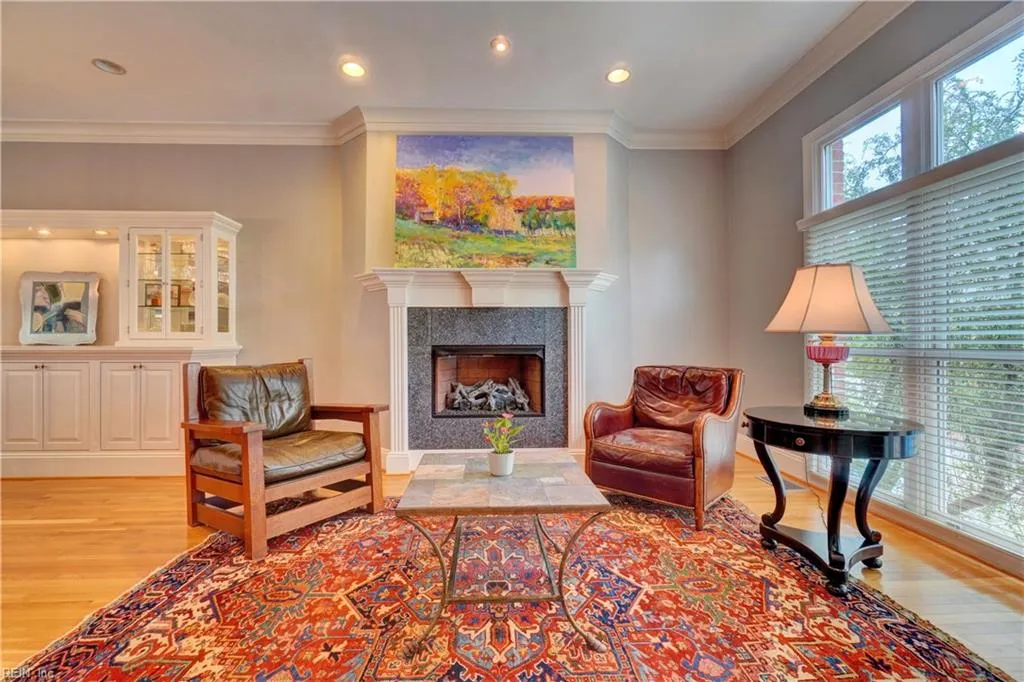 Norfolk, Virginia 23510, United States, 5 Bedrooms Bedrooms, ,5 BathroomsBathrooms,Residential,Pending,140828