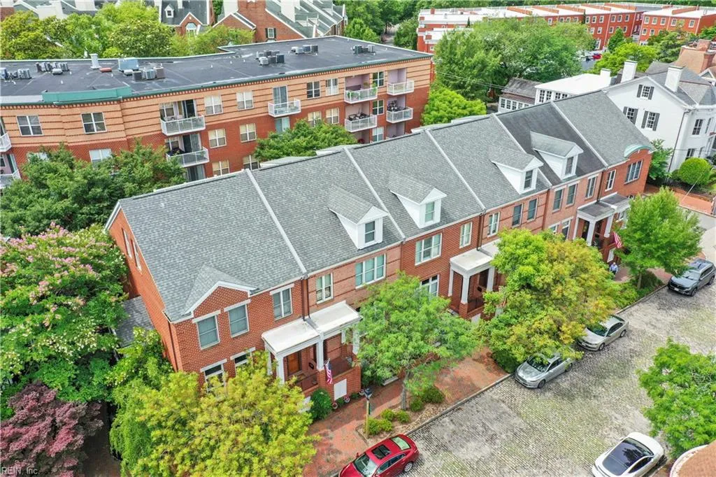 Norfolk, Virginia 23510, United States, 5 Bedrooms Bedrooms, ,5 BathroomsBathrooms,Residential,Pending,140828