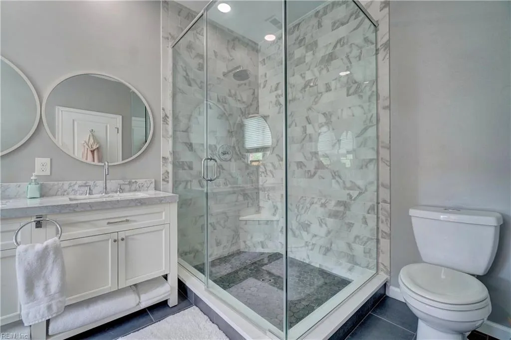 Norfolk, Virginia 23510, United States, 5 Bedrooms Bedrooms, ,5 BathroomsBathrooms,Residential,Pending,140828