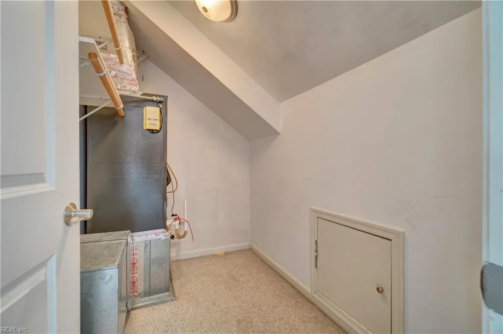 Norfolk, Virginia 23510, United States, 5 Bedrooms Bedrooms, ,5 BathroomsBathrooms,Residential,Pending,140828