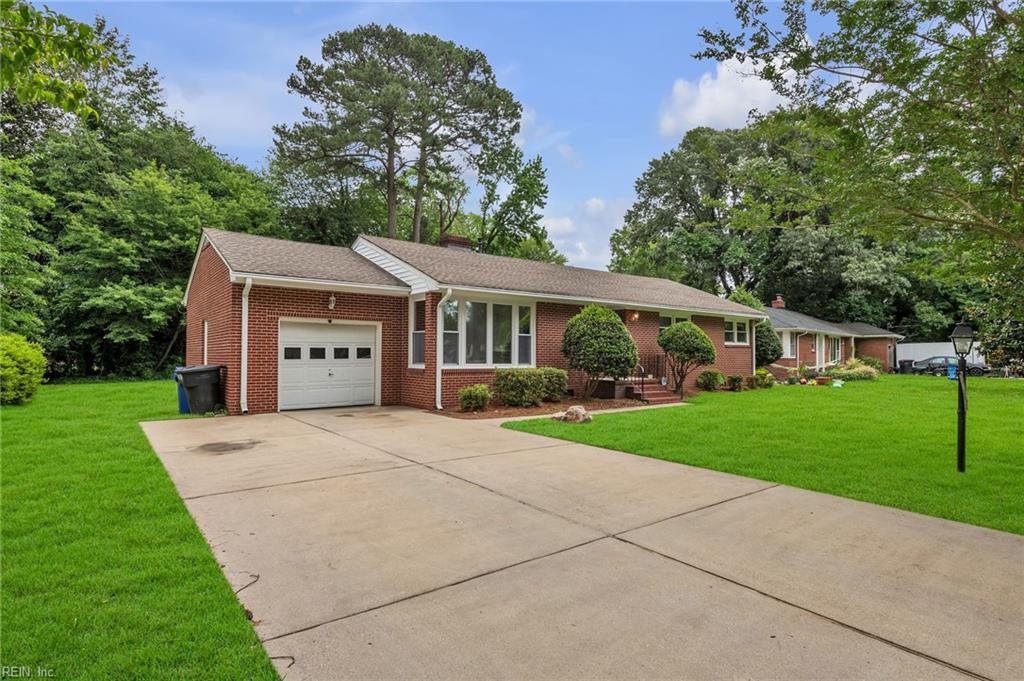 2425 Bidgood DR