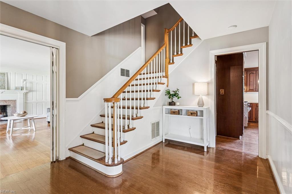 15 Garland DR