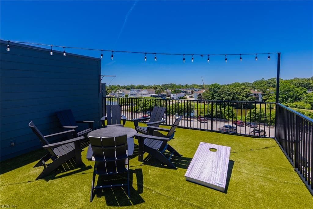 Photo of 953 Pacific Avenue, Virginia Beach, VA 23451 (MLS # 10616778)