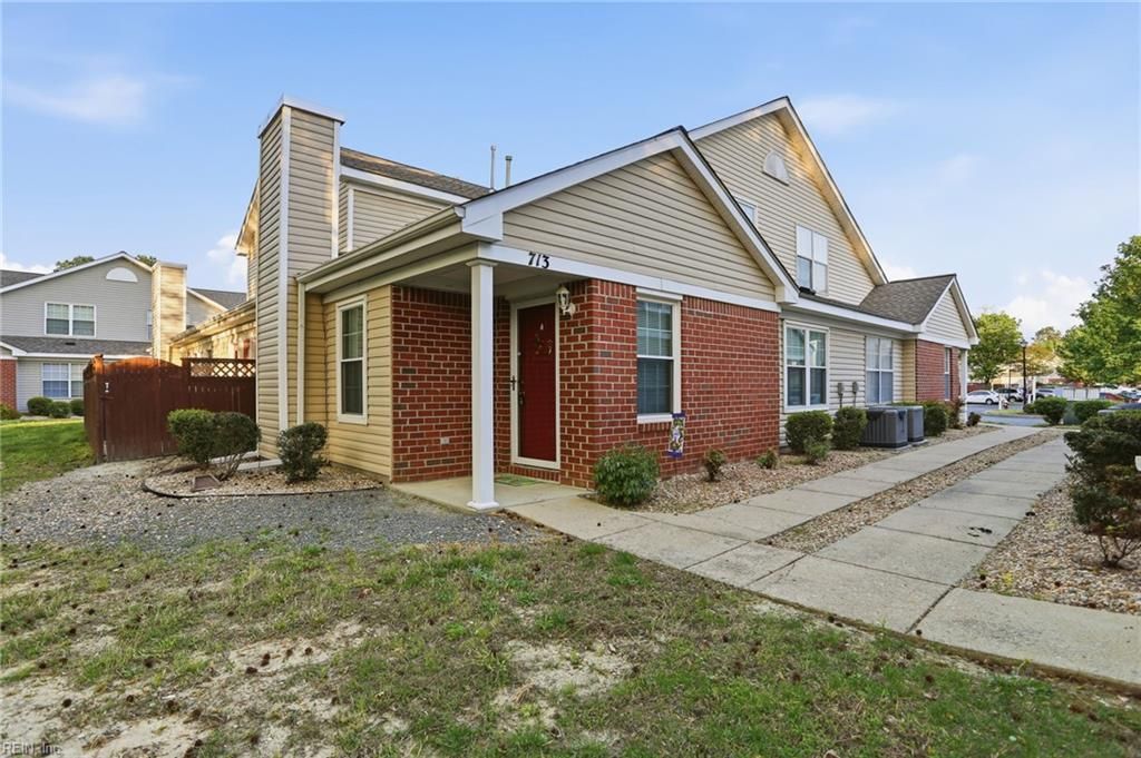 Photo of 713 Oak Mill Lane, Newport News, VA 23602 (MLS # 10627903)