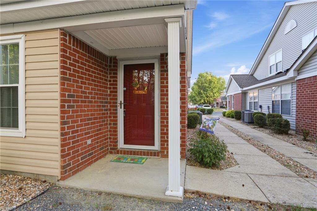 Photo of 713 Oak Mill Lane, Newport News, VA 23602 (MLS # 10627903)