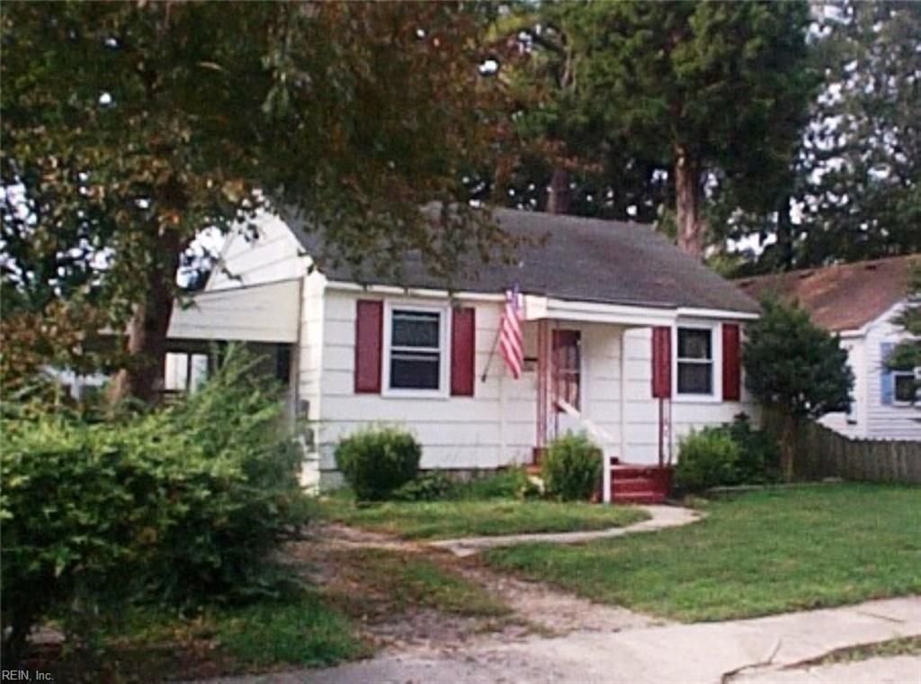 Photo of 437 Lenox Avenue, Norfolk, VA 23503 (MLS # 10619644)