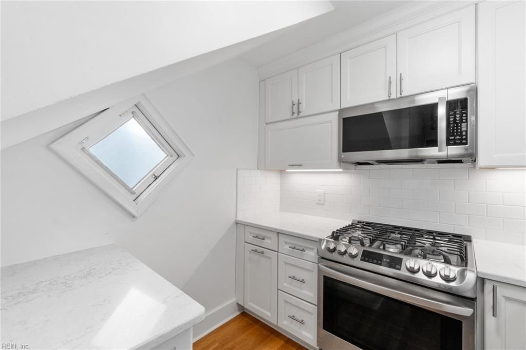 Photo of 407 Warren Crescent #1, Norfolk, VA 23507 (MLS # 10627422)