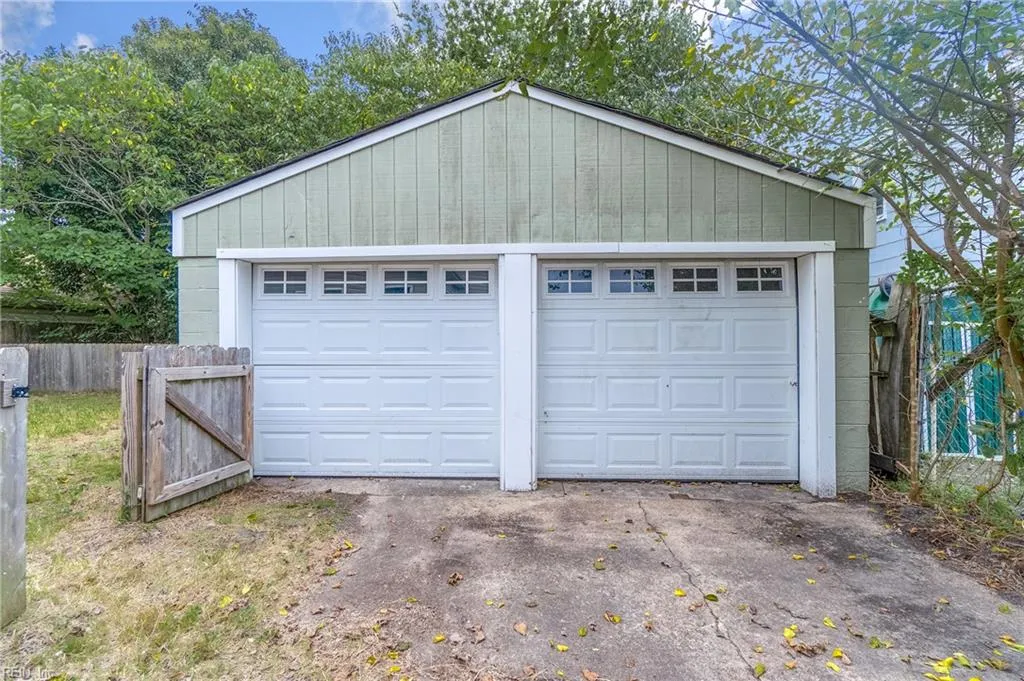 Norfolk, Virginia 23502, United States, 4 Bedrooms Bedrooms, ,2 BathroomsBathrooms,Residential,Pending,108642