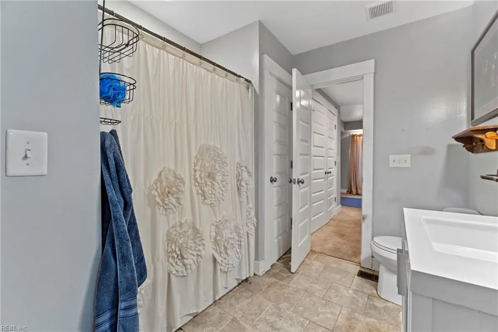 Norfolk, Virginia 23502, United States, 4 Bedrooms Bedrooms, ,2 BathroomsBathrooms,Residential,Pending,108642