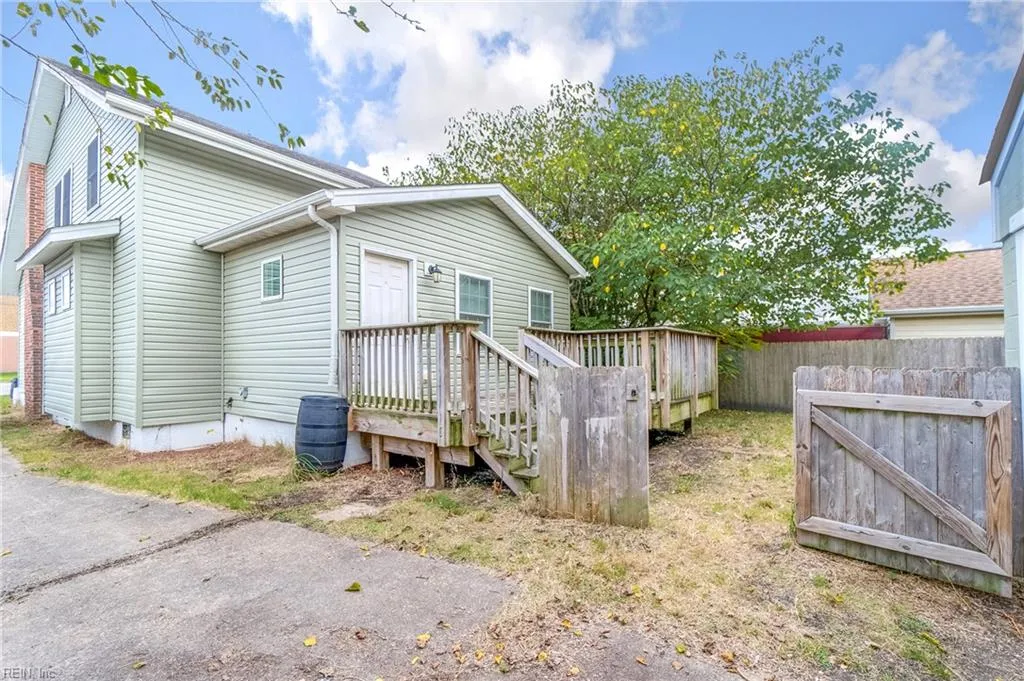 Norfolk, Virginia 23502, United States, 4 Bedrooms Bedrooms, ,2 BathroomsBathrooms,Residential,Pending,108642