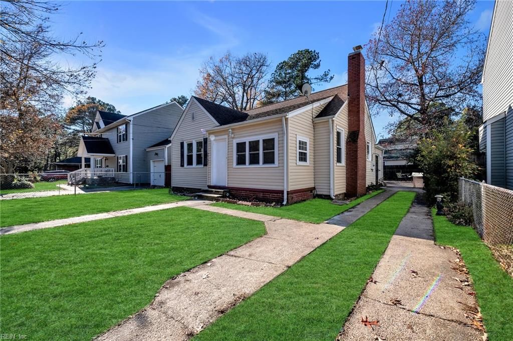 Photo of 2731 Bapaume Avenue, Norfolk, VA 23509 (MLS # 10612693)